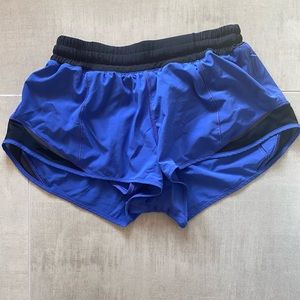Lululemon Hotty Hot Low-Rise Lined Short 2.5"